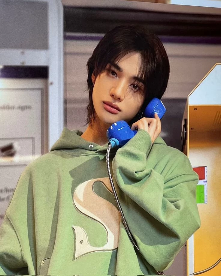 Hyunjin/streamer thumbnail
