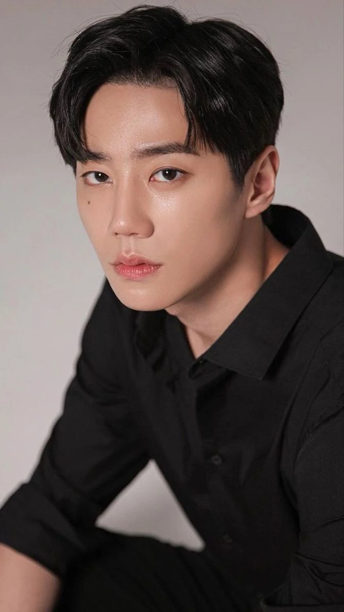 LEE JUN YOUNG thumbnail