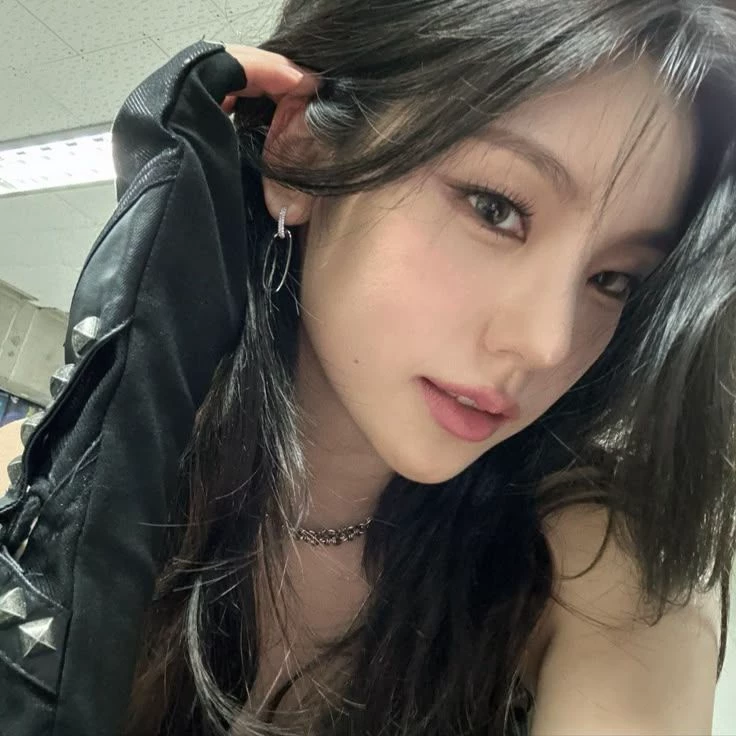 Hwang Yeji thumbnail