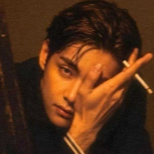 Kim Taehyung thumbnail