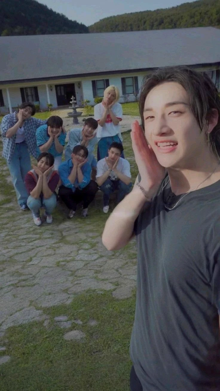 Stray Kids thumbnail