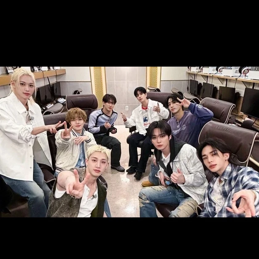 Straykids thumbnail