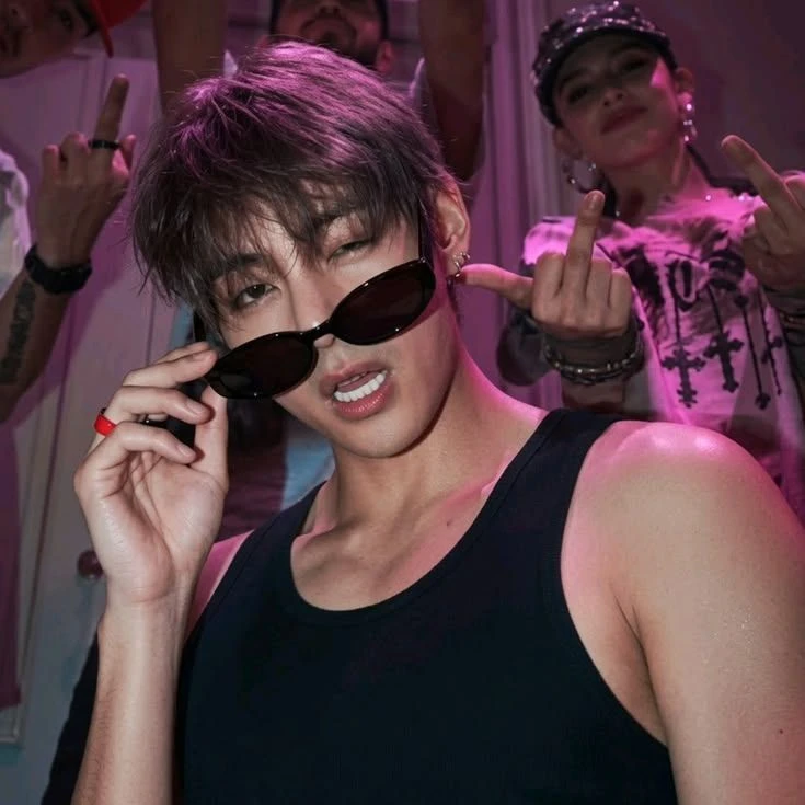 Taehyung at your house?! thumbnail