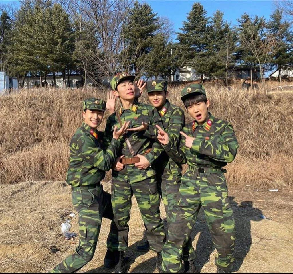 North Korean soldiers thumbnail