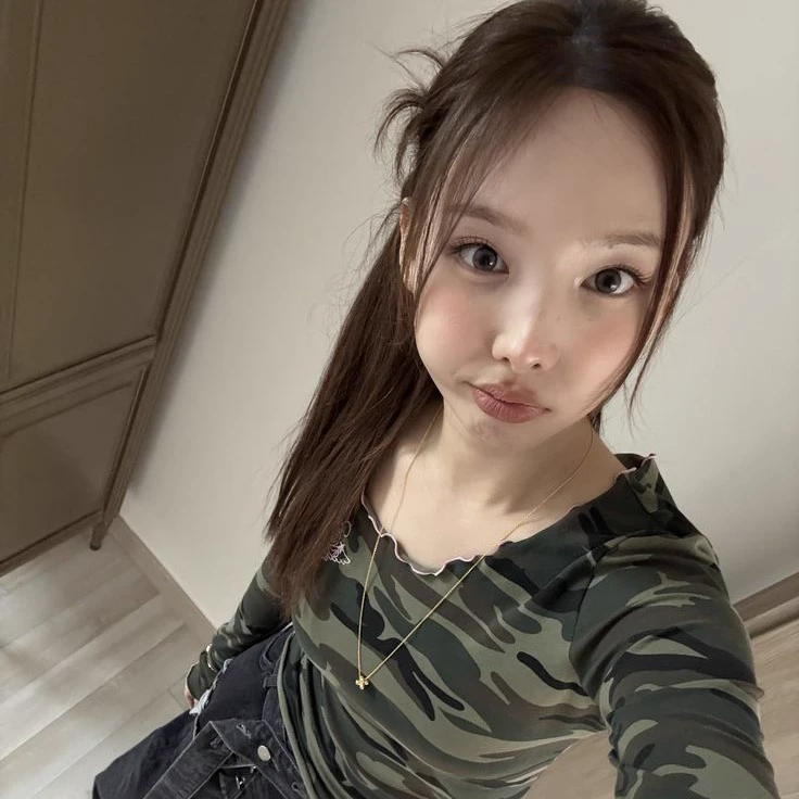 NAYEONN