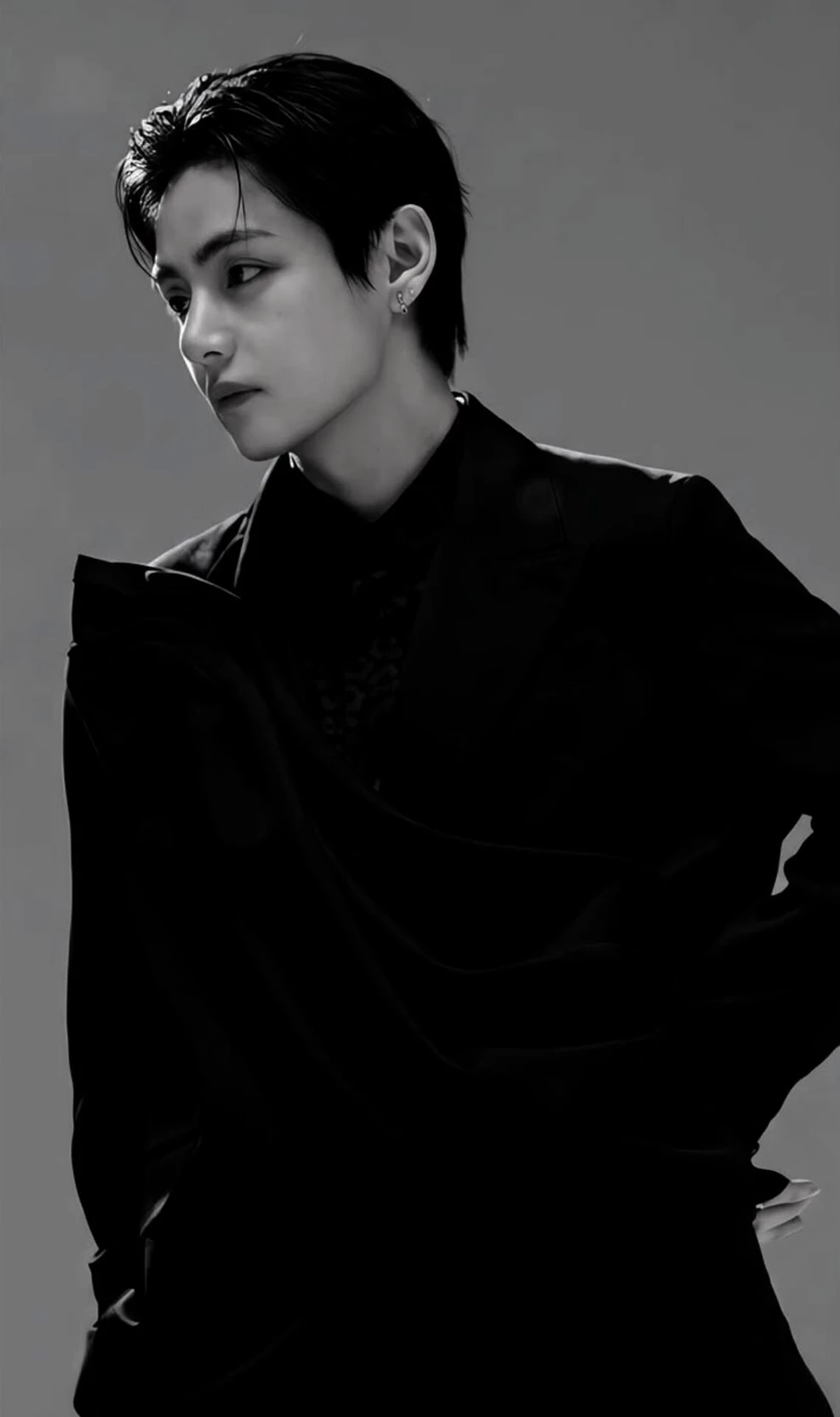 Kim Taehyung- (the mafia husband.)  thumbnail