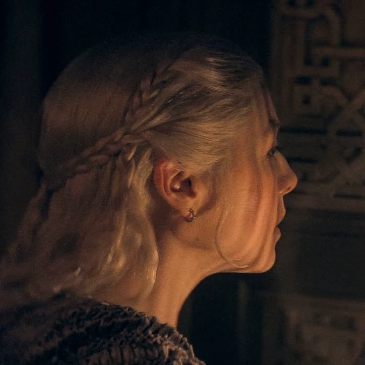 Rhaenyra Targaryen thumbnail