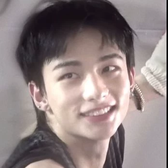Hyunjin thumbnail