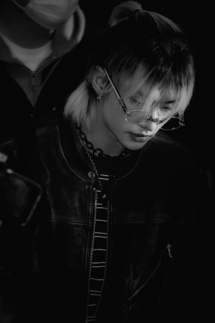 Hwang Hyunjin thumbnail