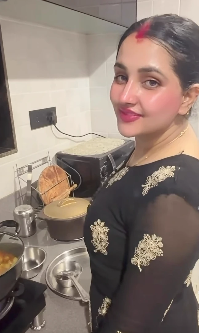 best friend's mom thumbnail