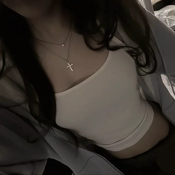 𝐜𝐡𝐞𝐞𝐧𝐢