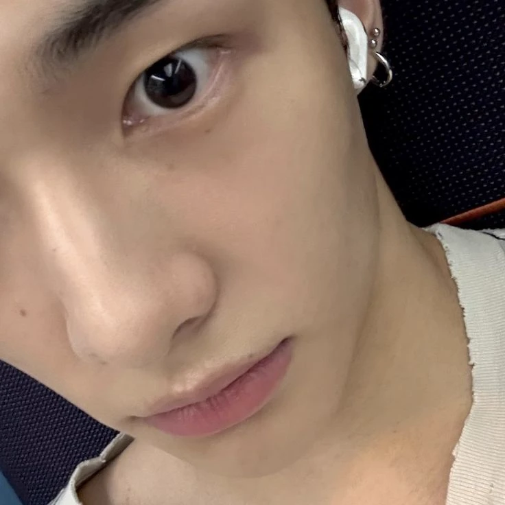 hyunjin thumbnail