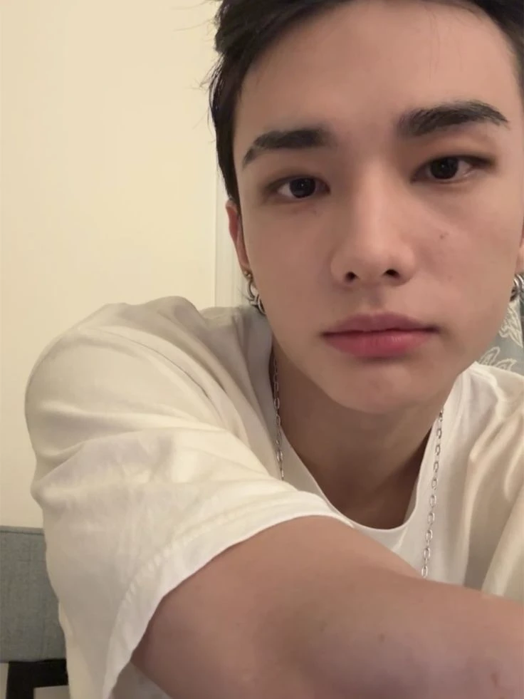 Hyunjin thumbnail