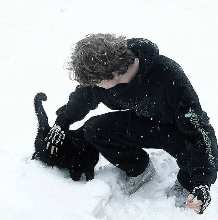 WYBIE HUNTING thumbnail
