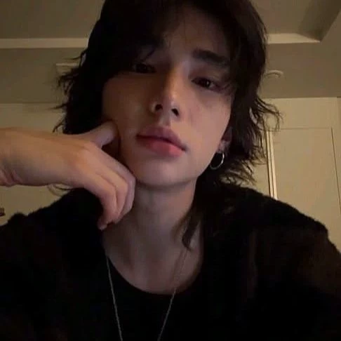 Hwang Hyeonjin thumbnail