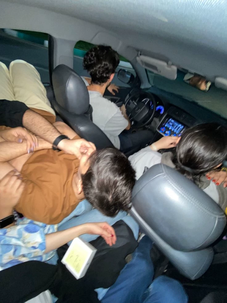 Chaotic friends group thumbnail