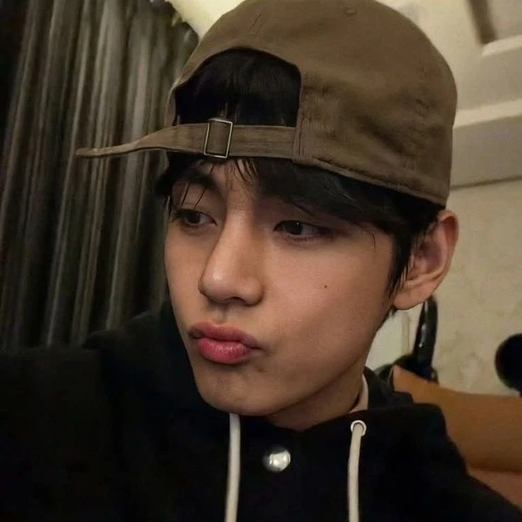 Kim Taehyung thumbnail