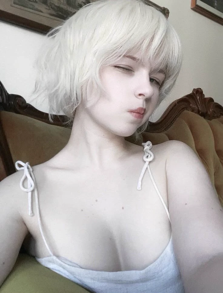 Gwen  thumbnail