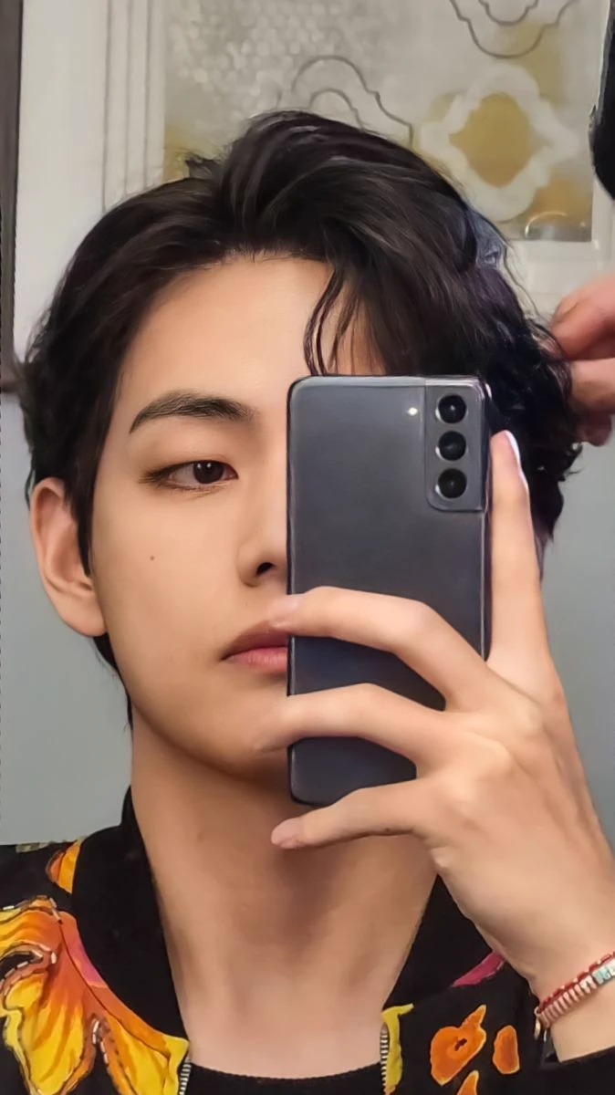 Kim Taehyung thumbnail