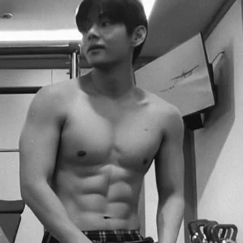 Kim Taehyyng 🔥🔥🔥 thumbnail