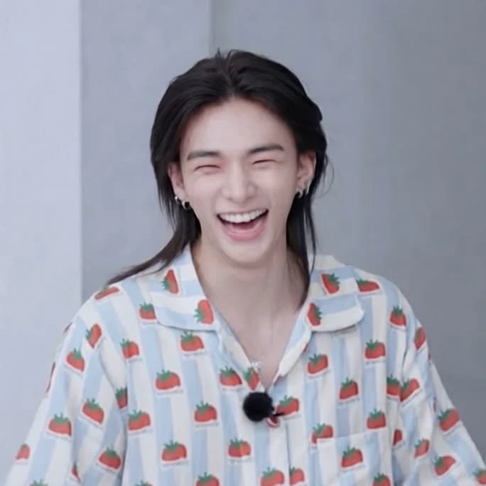 Hyunjin thumbnail
