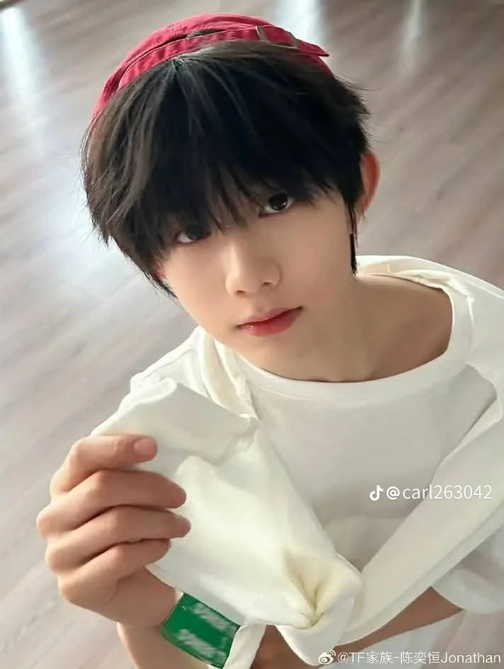 🫟CHE YIHENG 🫟 thumbnail