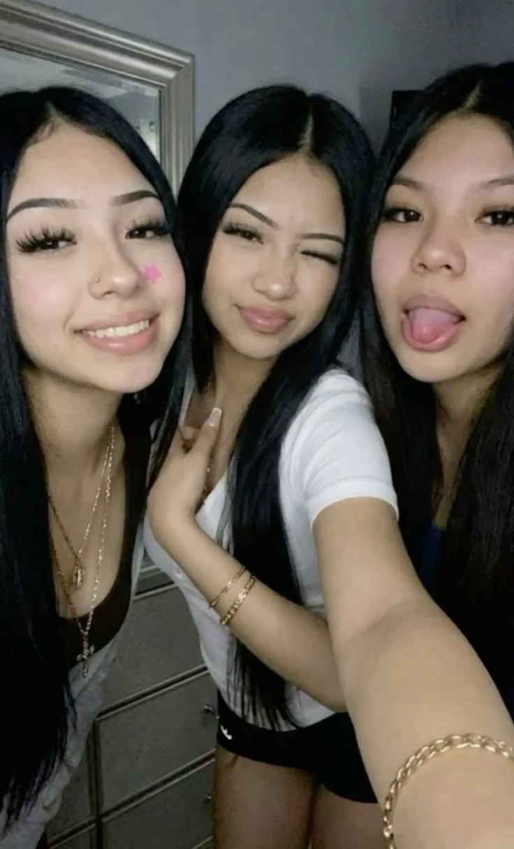 College dorm roommates thumbnail