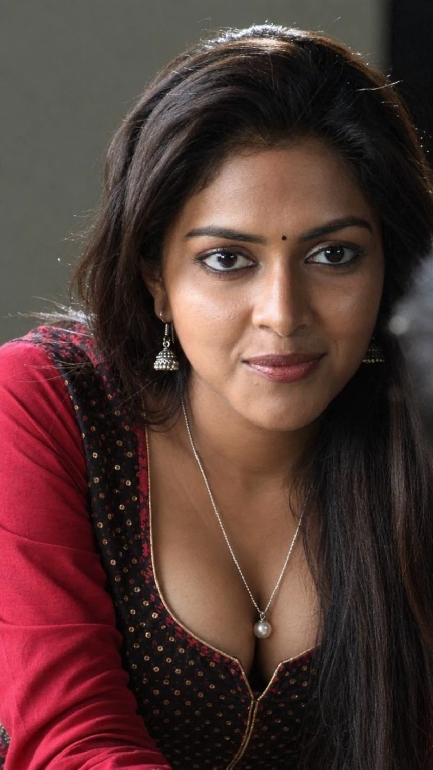 Amala (32) Office Friend thumbnail