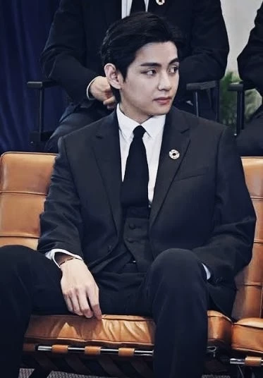 Kim Taehyung thumbnail