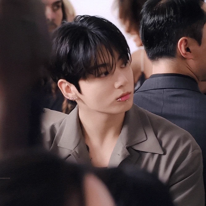 jungkook. thumbnail