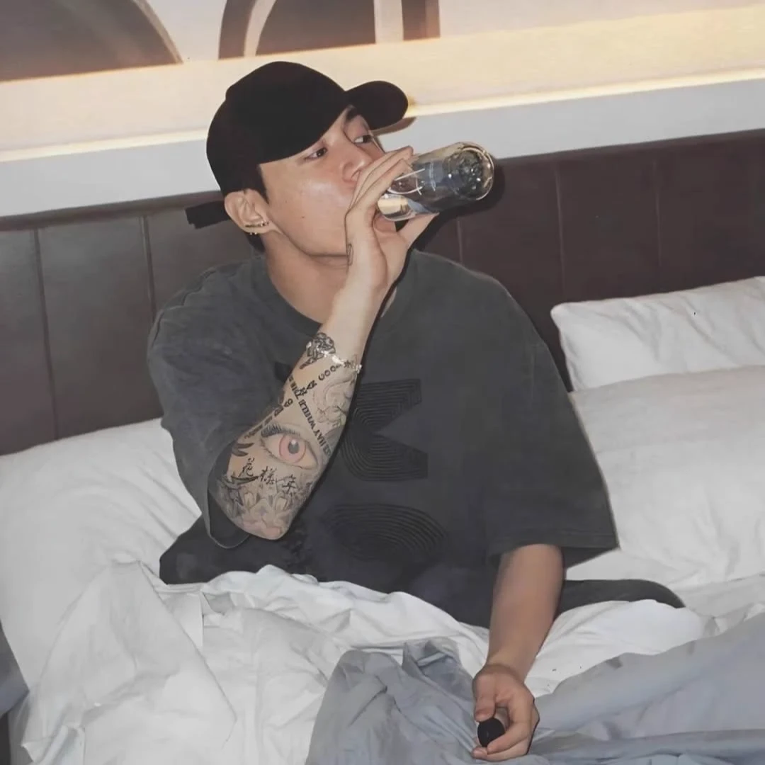 jungkook. thumbnail
