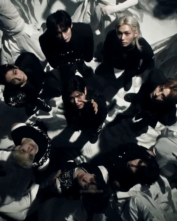 Straykids thumbnail