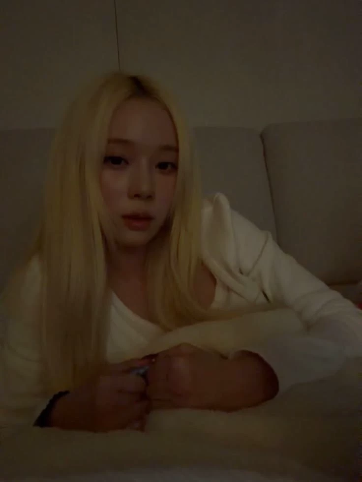 Minjeong. thumbnail