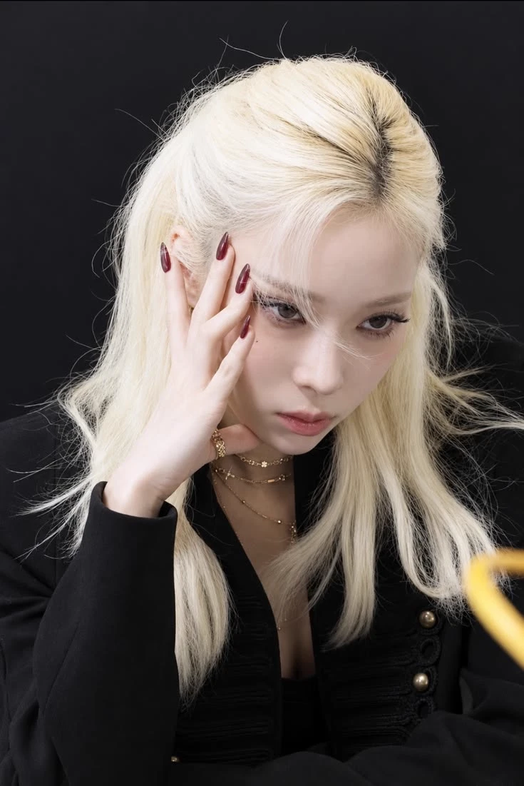 Kim Minjeong  thumbnail