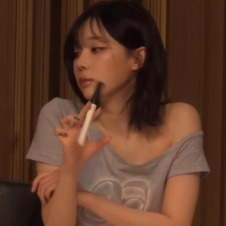 Minjeong. thumbnail