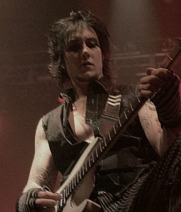 Synyster Gates thumbnail