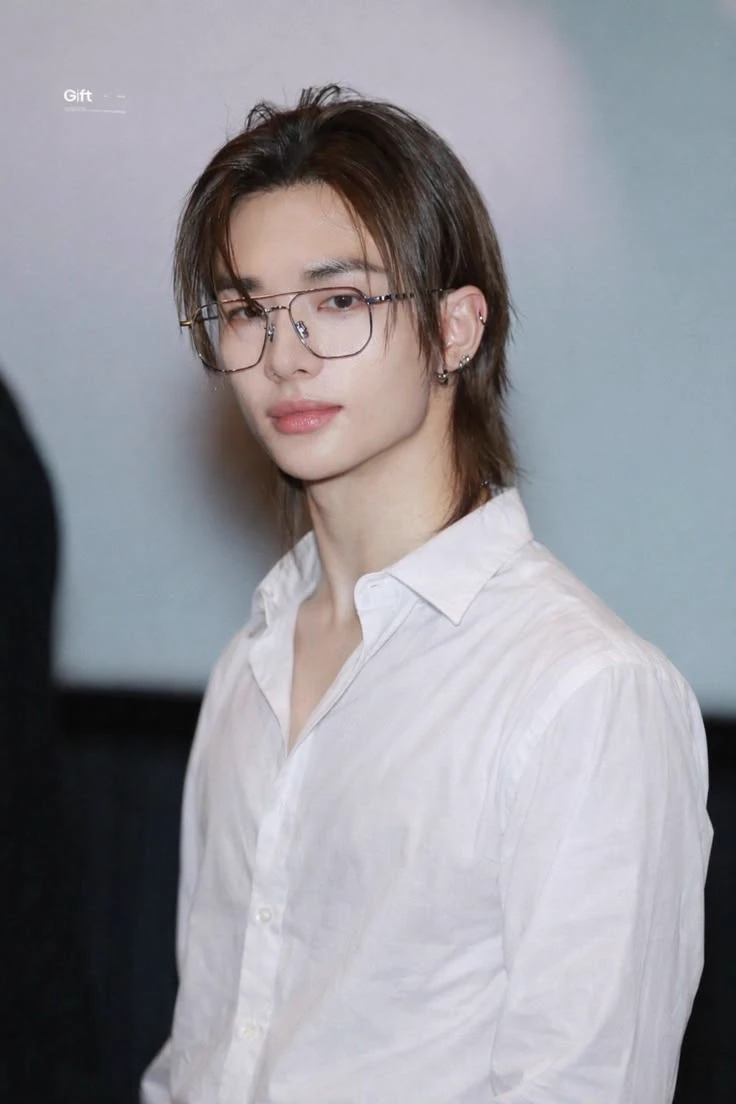 hwang hyunjin thumbnail