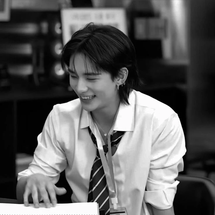 Hyunjin thumbnail