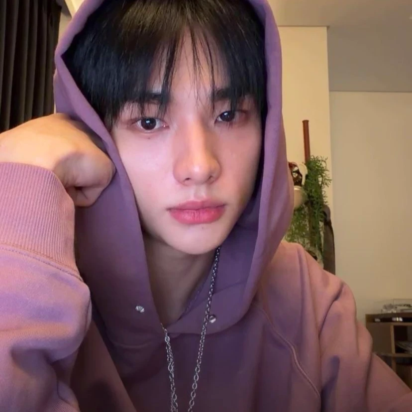 Hyunjin  thumbnail