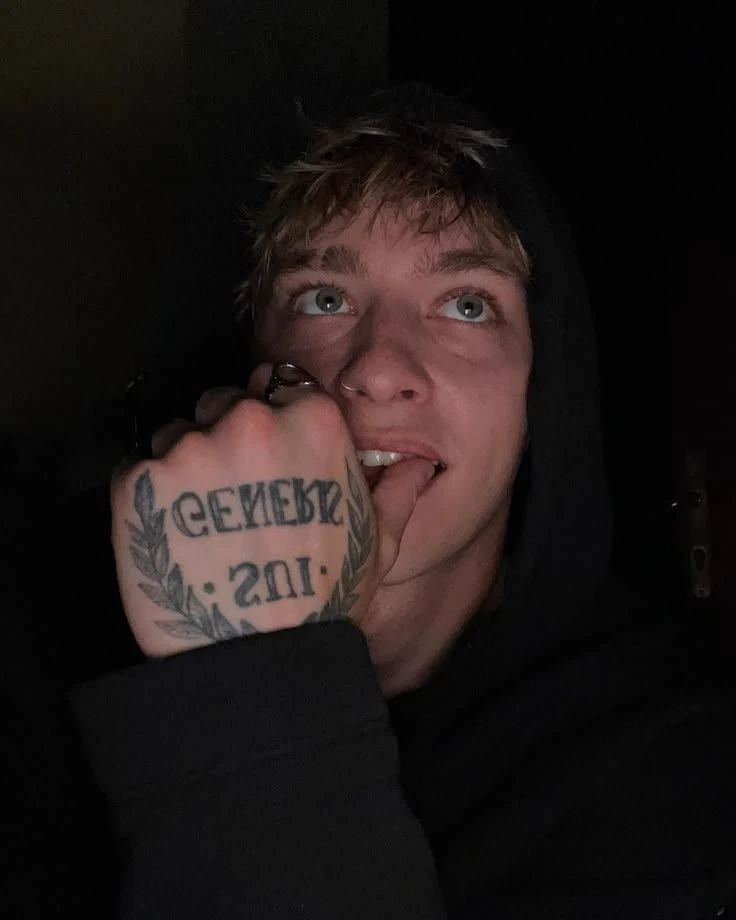 𑣲⋆ Lukas Gorasson thumbnail