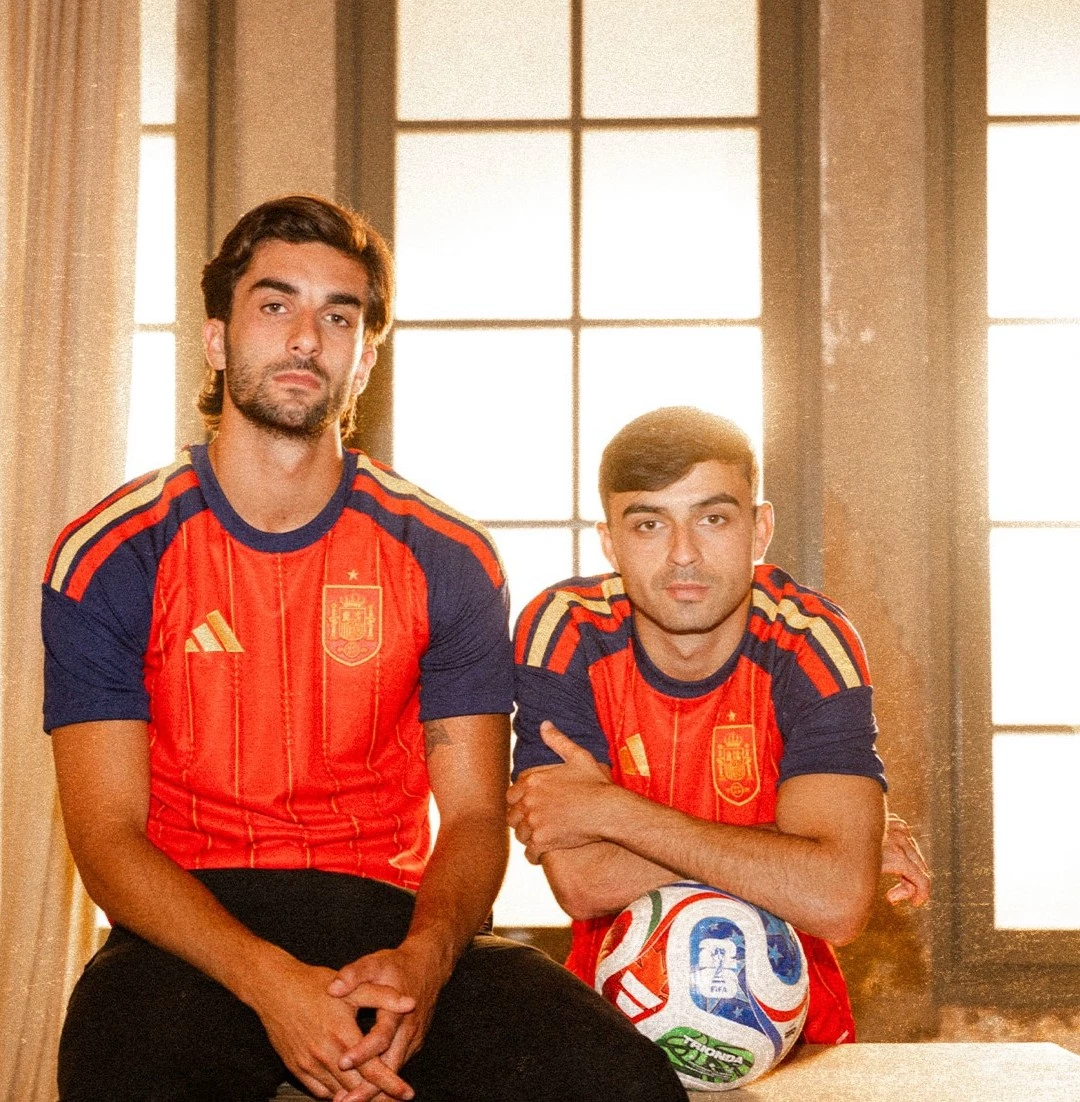 Pedri González and Ferran Torres thumbnail