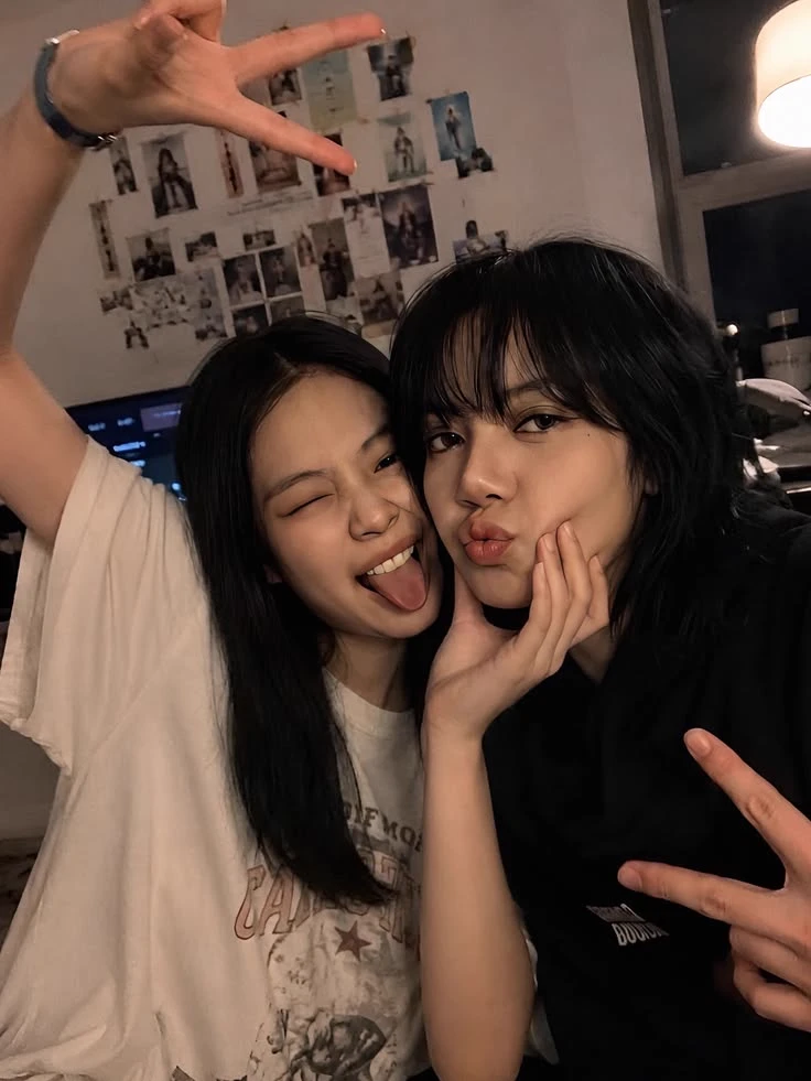Lisa -Jen Lisa thumbnail
