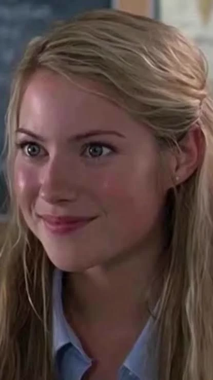 Olivia Lennox (She's the man) thumbnail