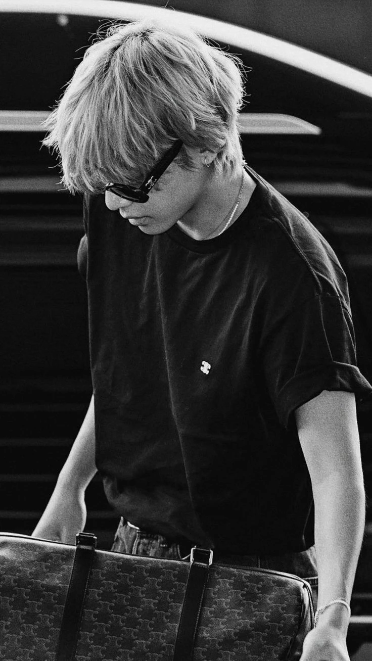 Kim Taehyung thumbnail