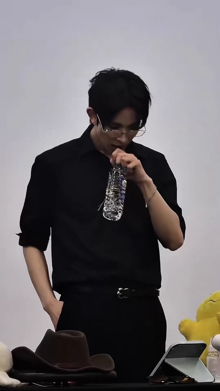 lee heeseung  thumbnail