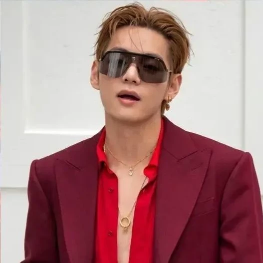 Kim Taehyung thumbnail