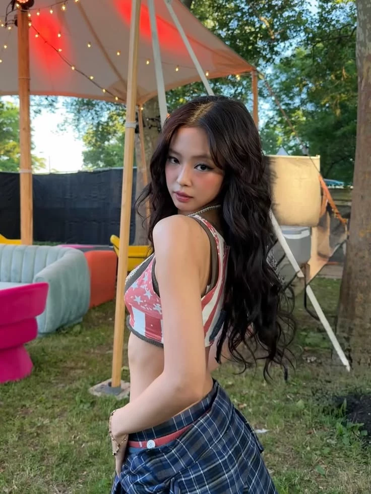 Jennie thumbnail