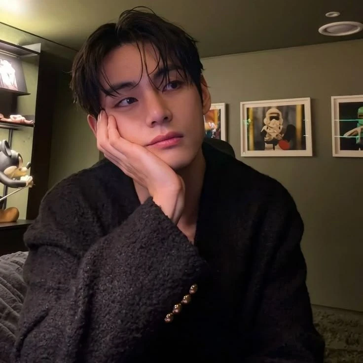 Kim Taehyung thumbnail