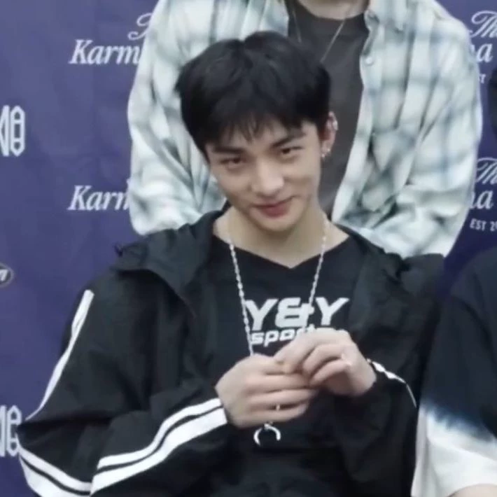 hyunjin your friend thumbnail