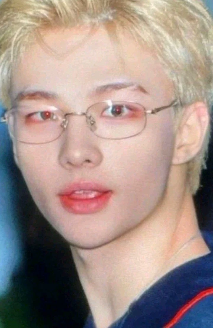 Hwang Hyunjin thumbnail